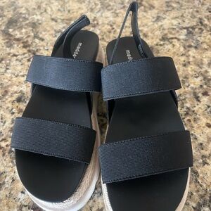 Madden Girl black platform espadrille sandals size 8.5